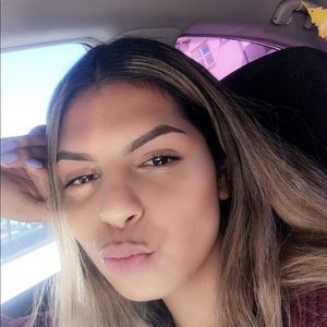 Meet your Posher, Saleah